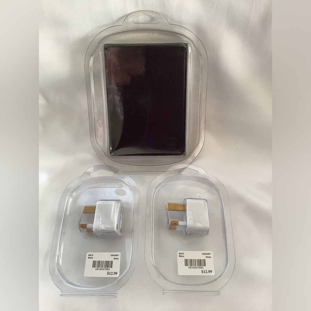 Travel Set - 2 Adapters and 1 RFID Blocking Protection Passport Holder